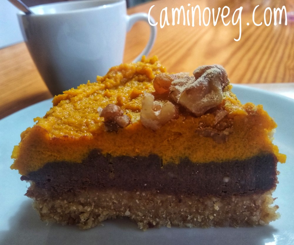tarta de cacao y curcuma raw